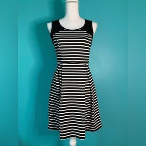 Forever 21 Women’s Dress Size Small Faux Leather Trim